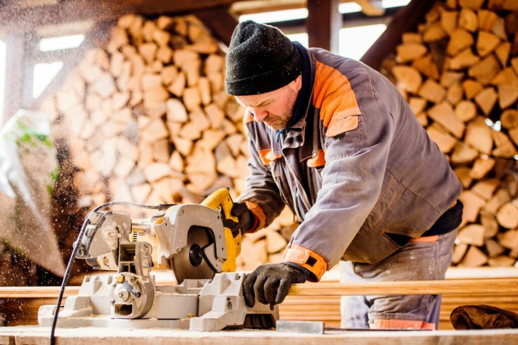 Repairing or replacing damaged logs in your log cabin home