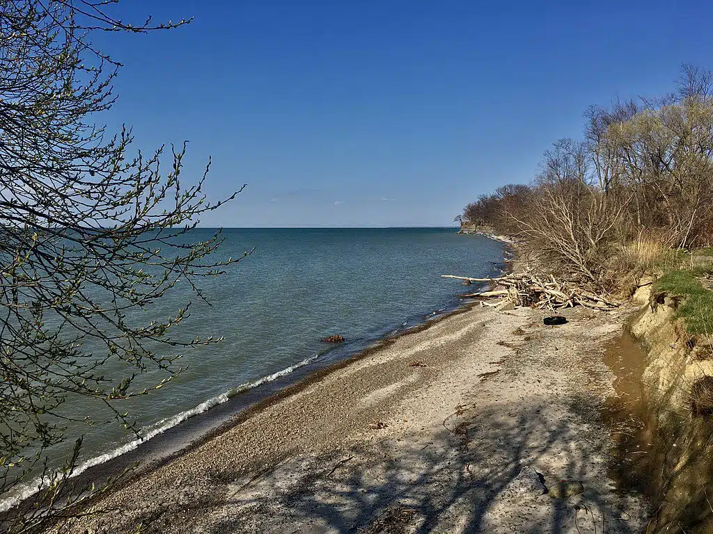 Lake erie shoreline in the town of sheridan new york 20200427